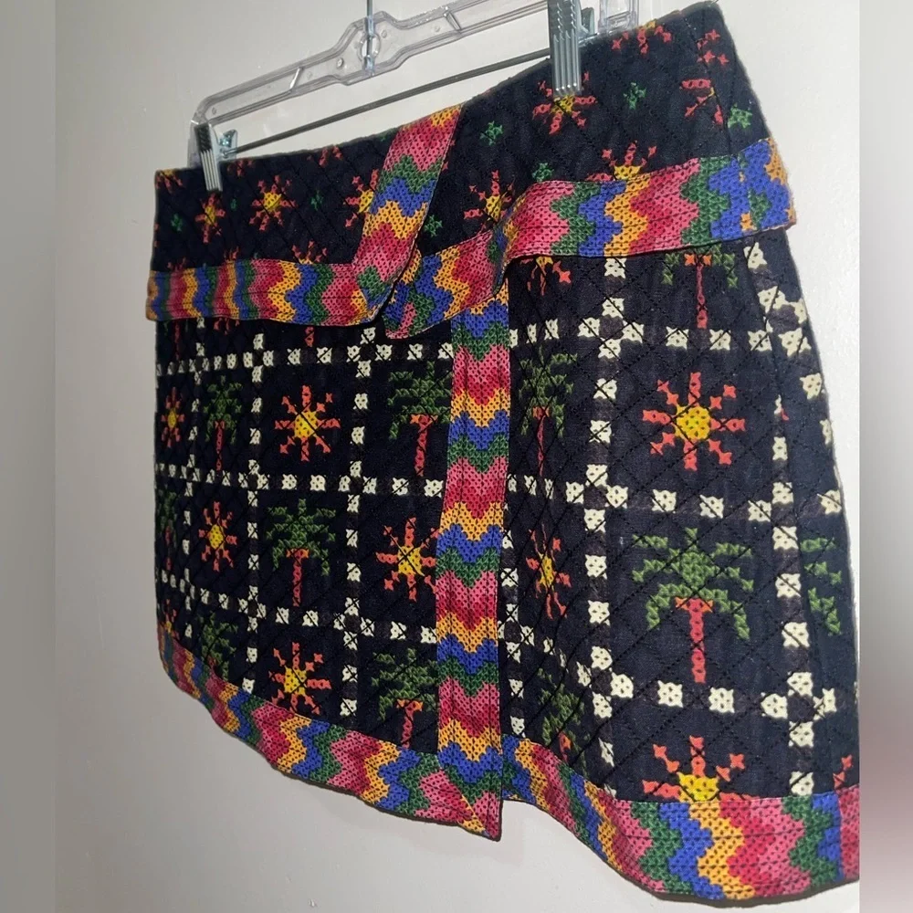 Farm Rio Artsy  Floral Quilted  Boho Mini skirt NWOT